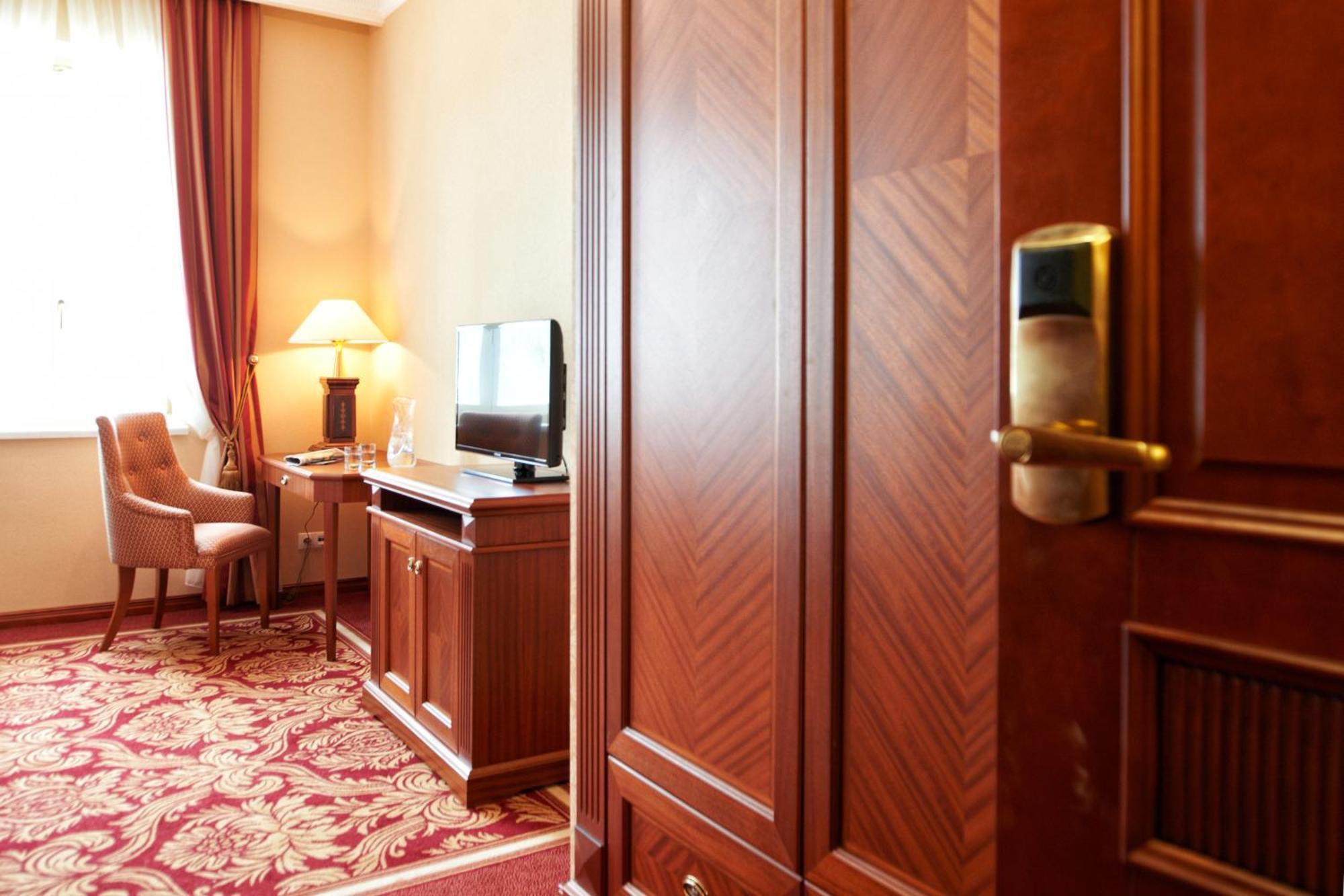 Palac Zelechow Spa & Wellness Экстерьер фото