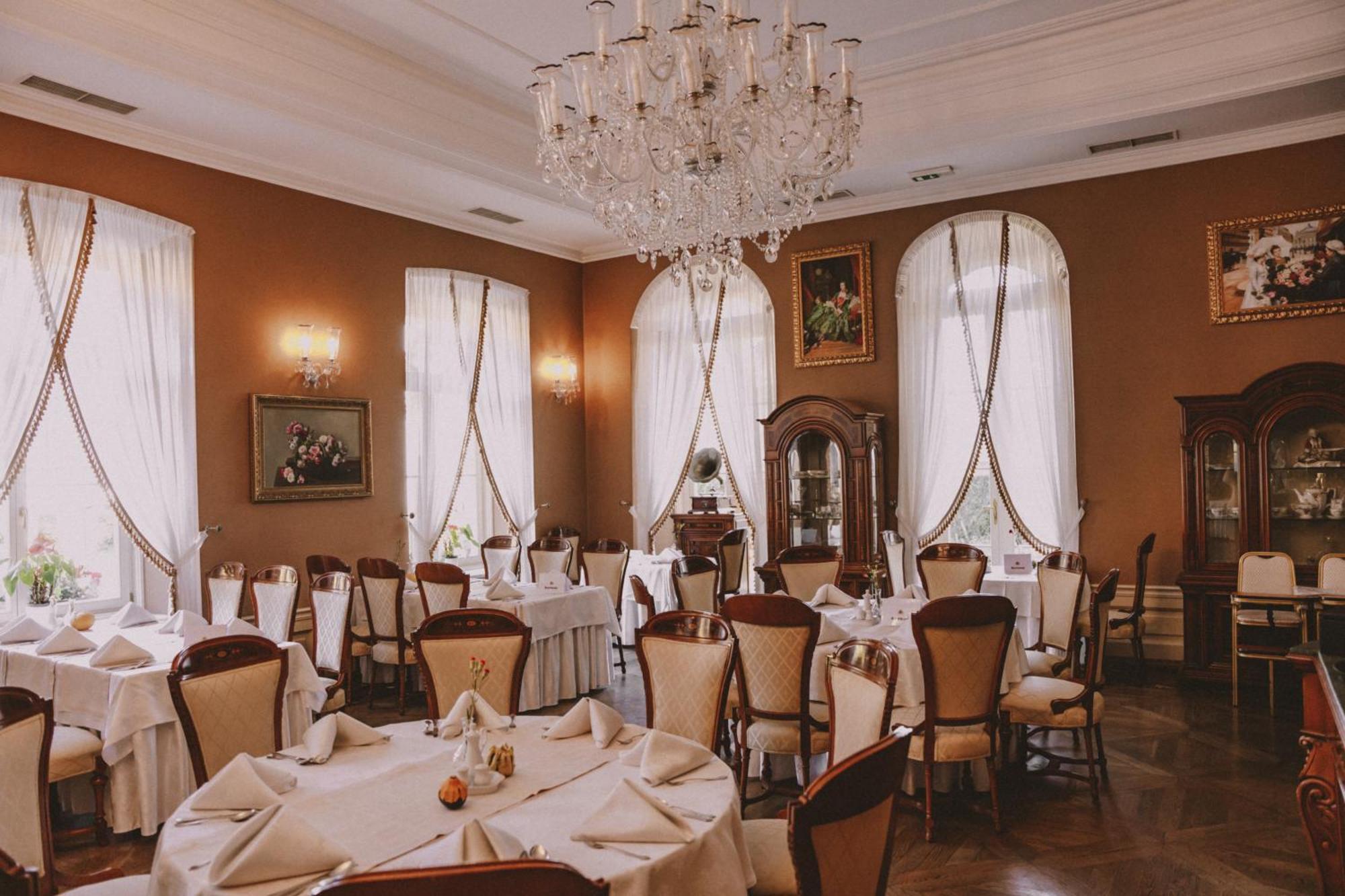 Palac Zelechow Spa & Wellness Экстерьер фото